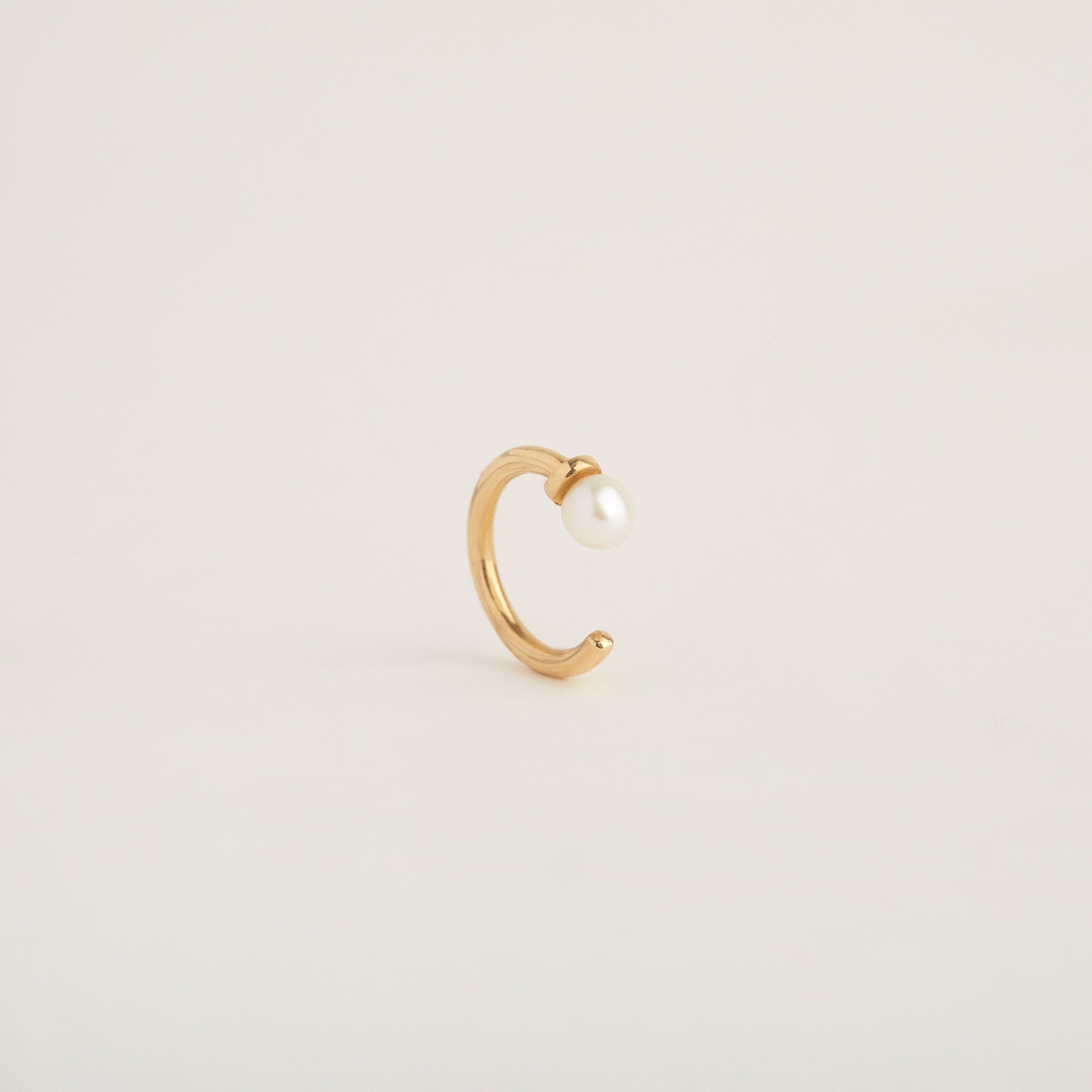 TINY PEARL HOOP