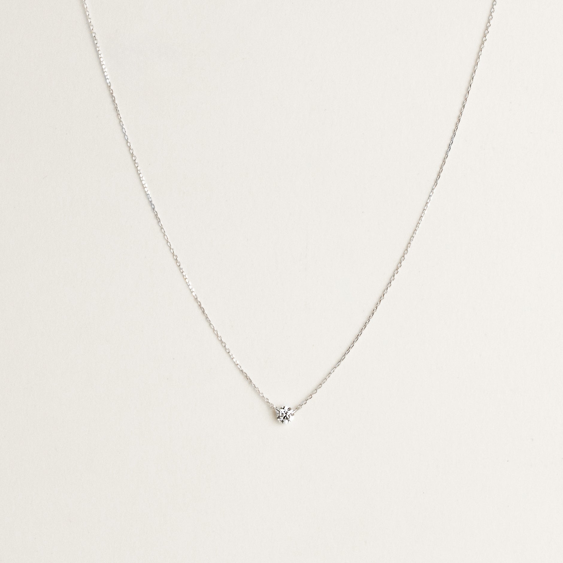 Solitaire pendant