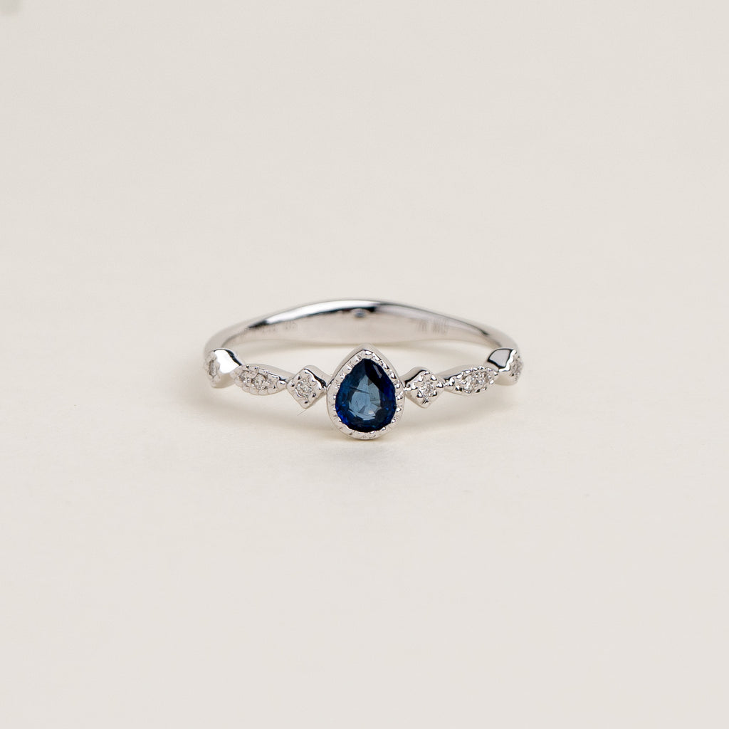 DROP SAPPHIRE RING