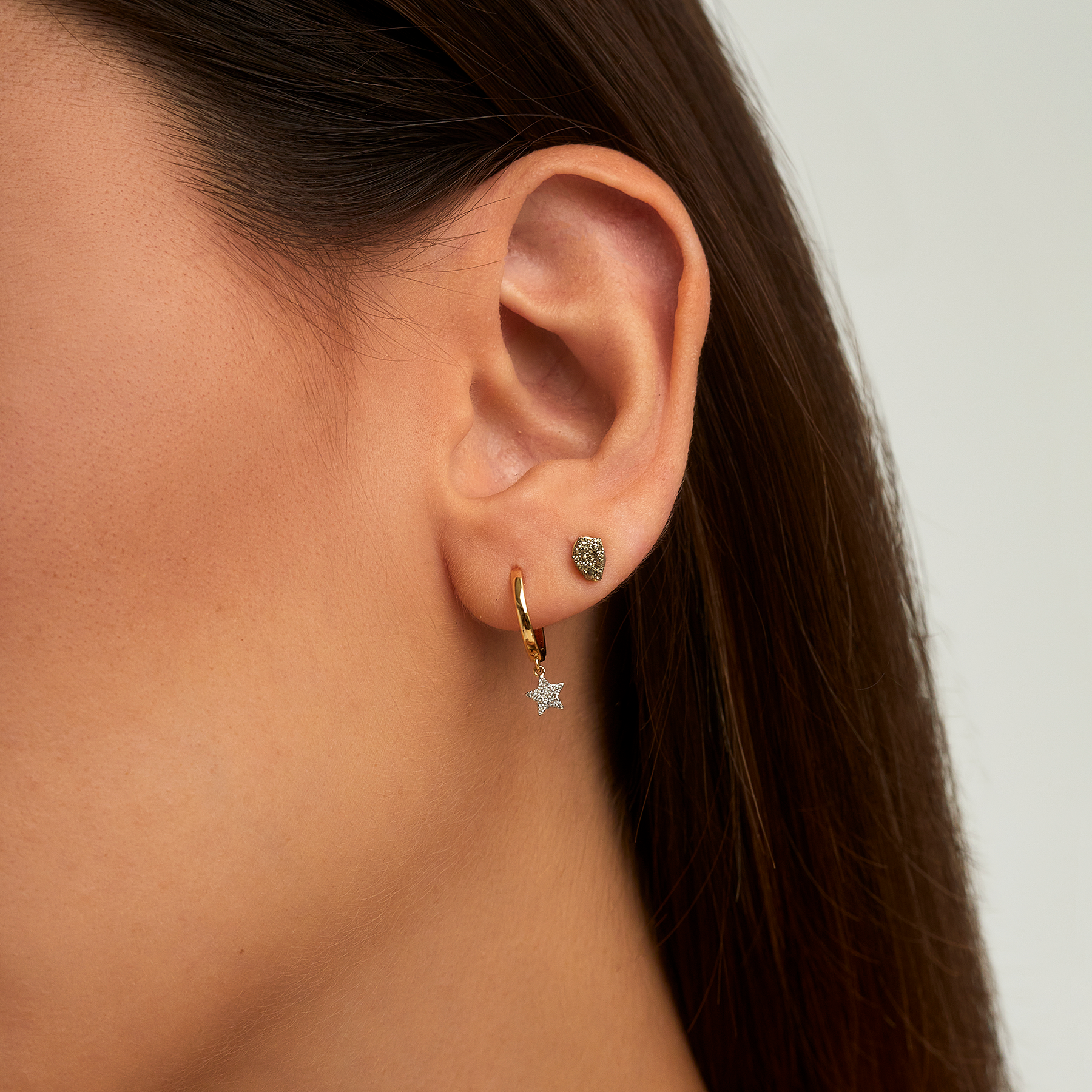 STAR HUGGIE HOOPS