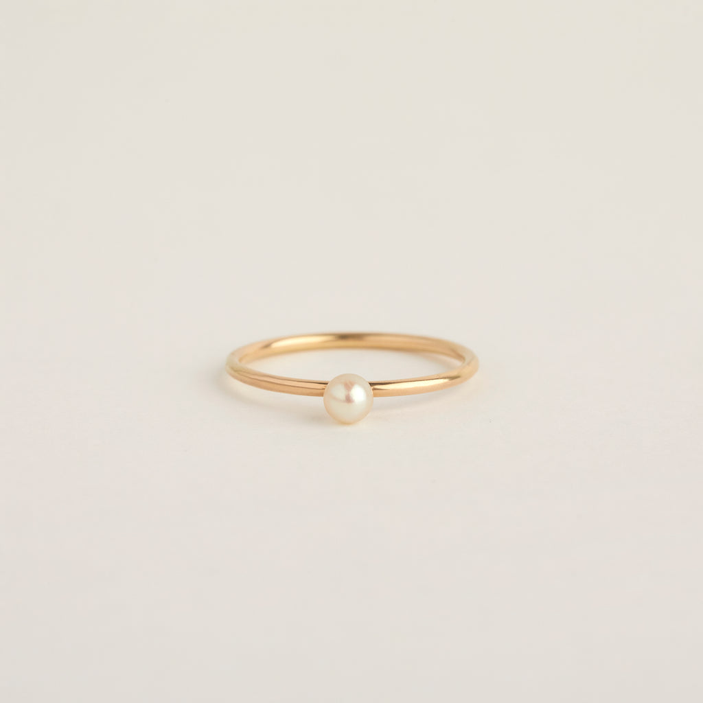 TINY PEARL RING