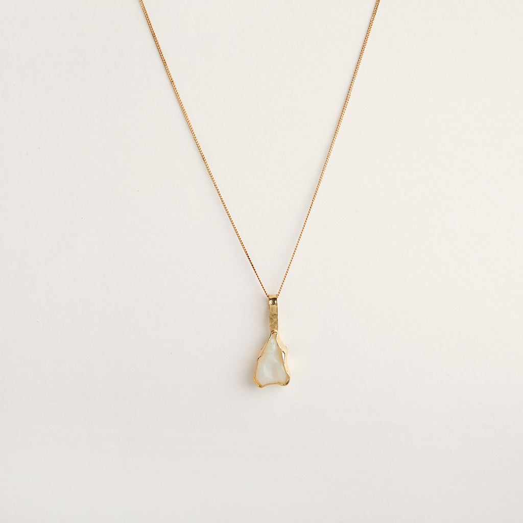WHITE OPAL PENDANT