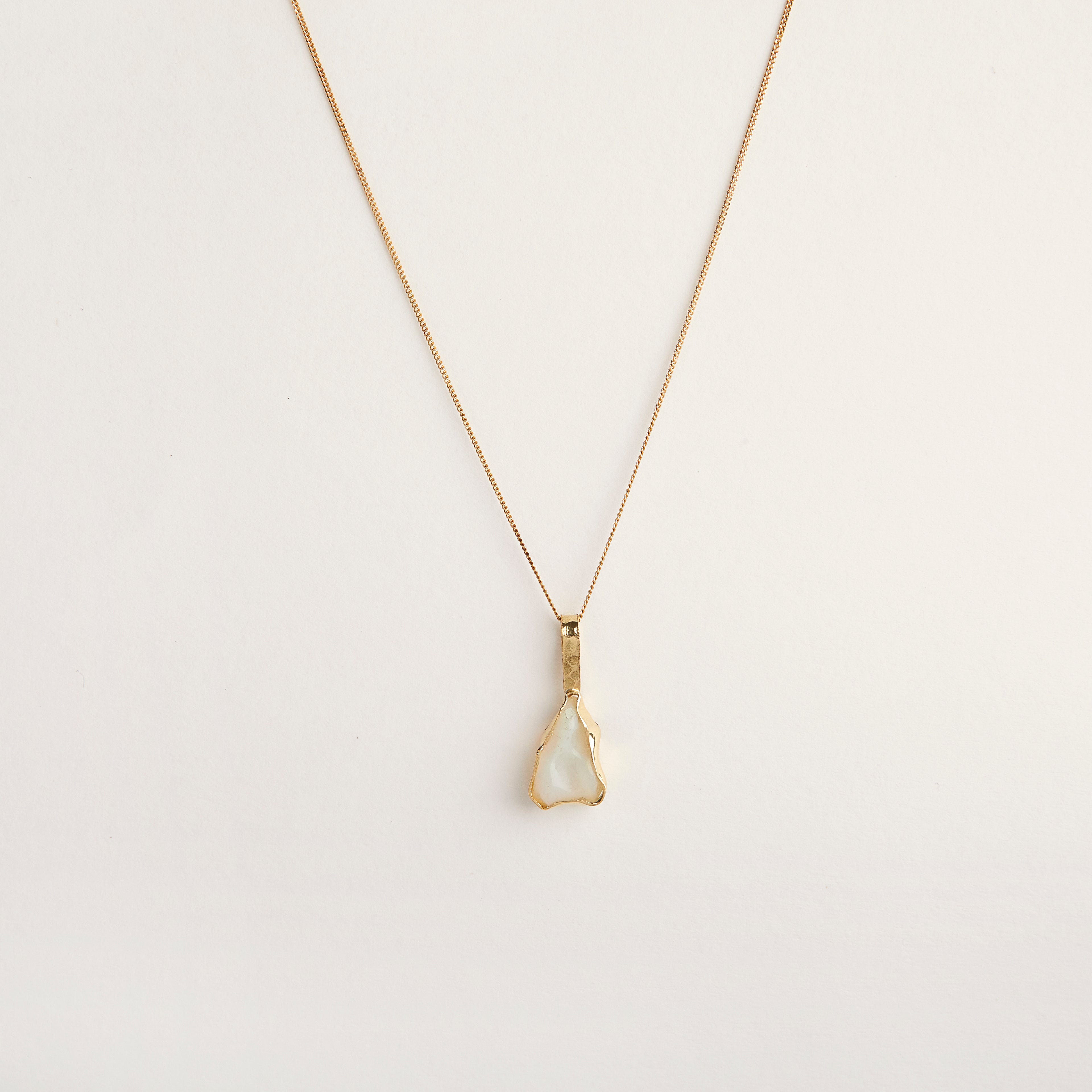 WHITE OPAL PENDANT
